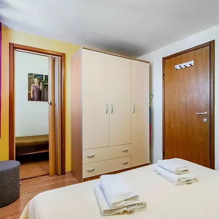 Apartamento Maremy *